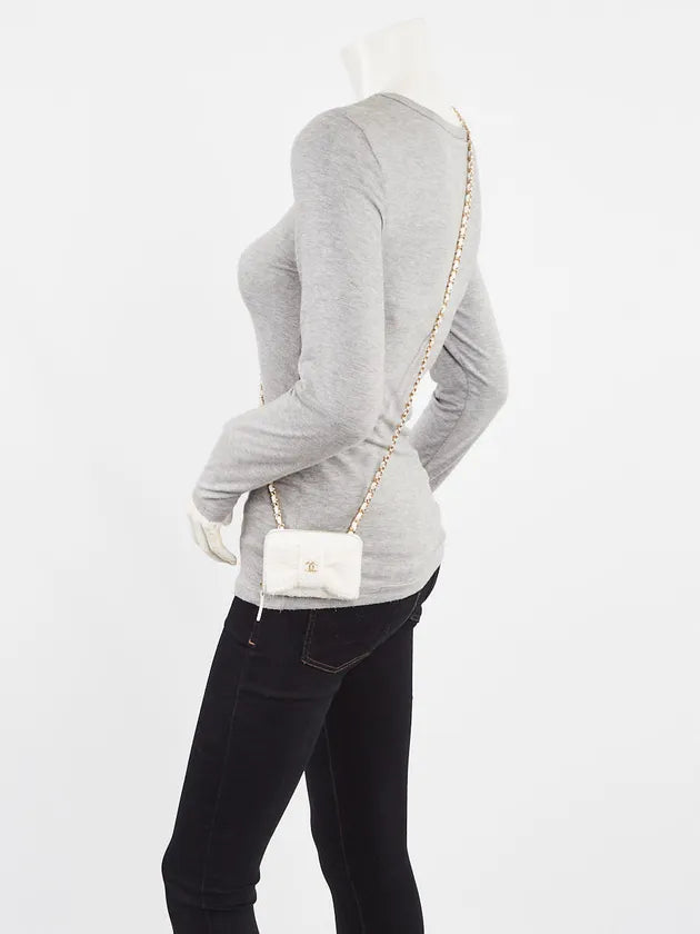 CHANEL Beaute VIP Gift Snow White Bow Chain Crossbody Card Pouch