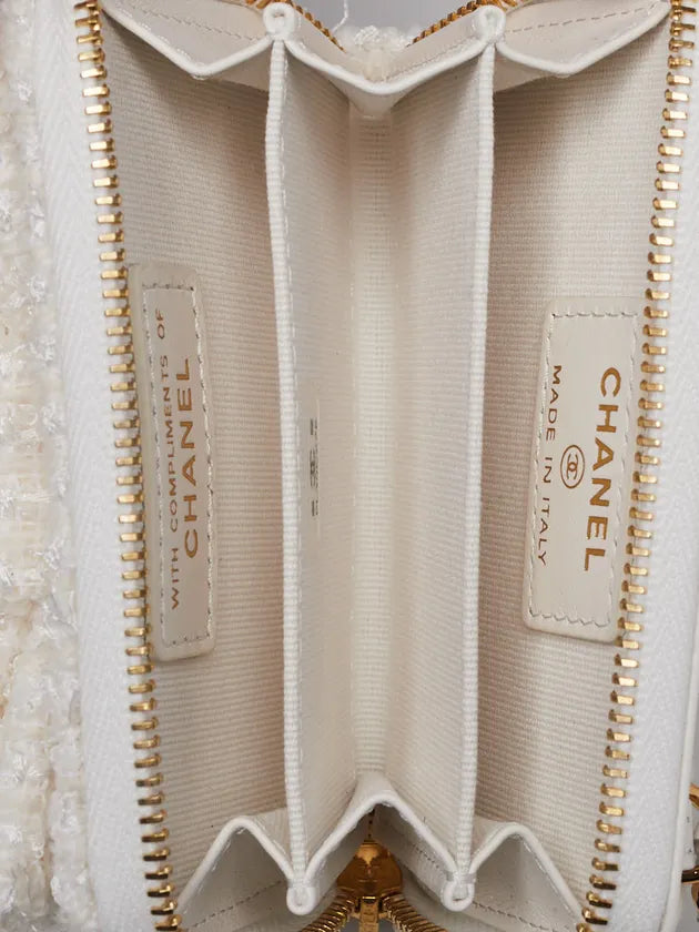 CHANEL Beaute VIP Gift Snow White Bow Chain Crossbody Card Pouch