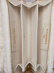 CHANEL Beaute VIP Gift Snow White Bow Chain Crossbody Card Pouch