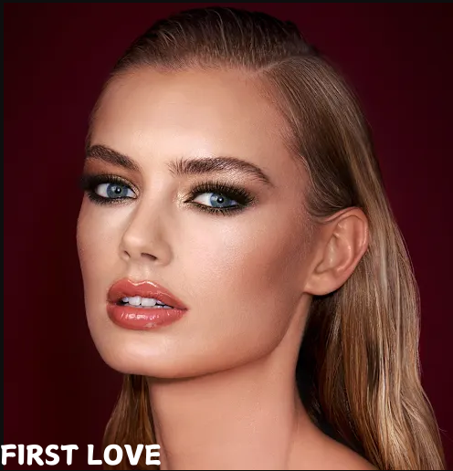 Charlotte Tilbury Cheek To Chic Blusher