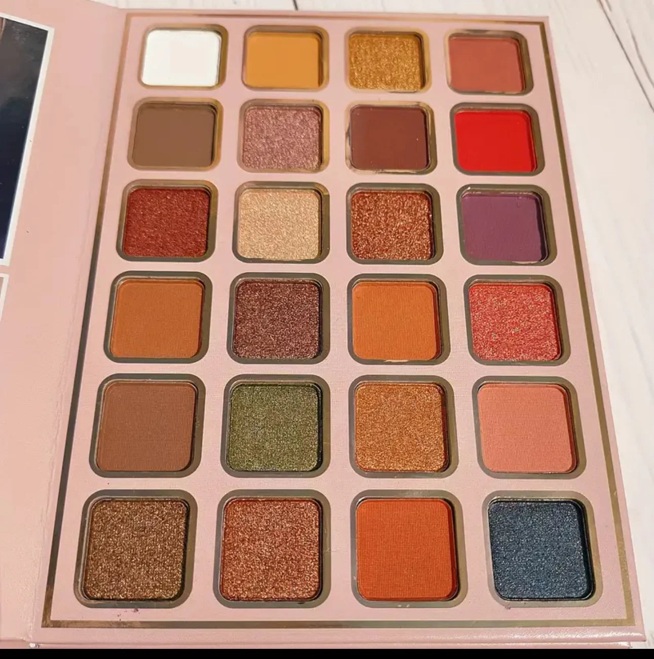IGOODCO Fashion 5-in-1 Makeup Book | 50% Off